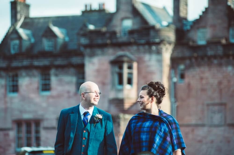 Natural wedding photography at Sorn Castle Ayrshire by Photographer Richard Campbell