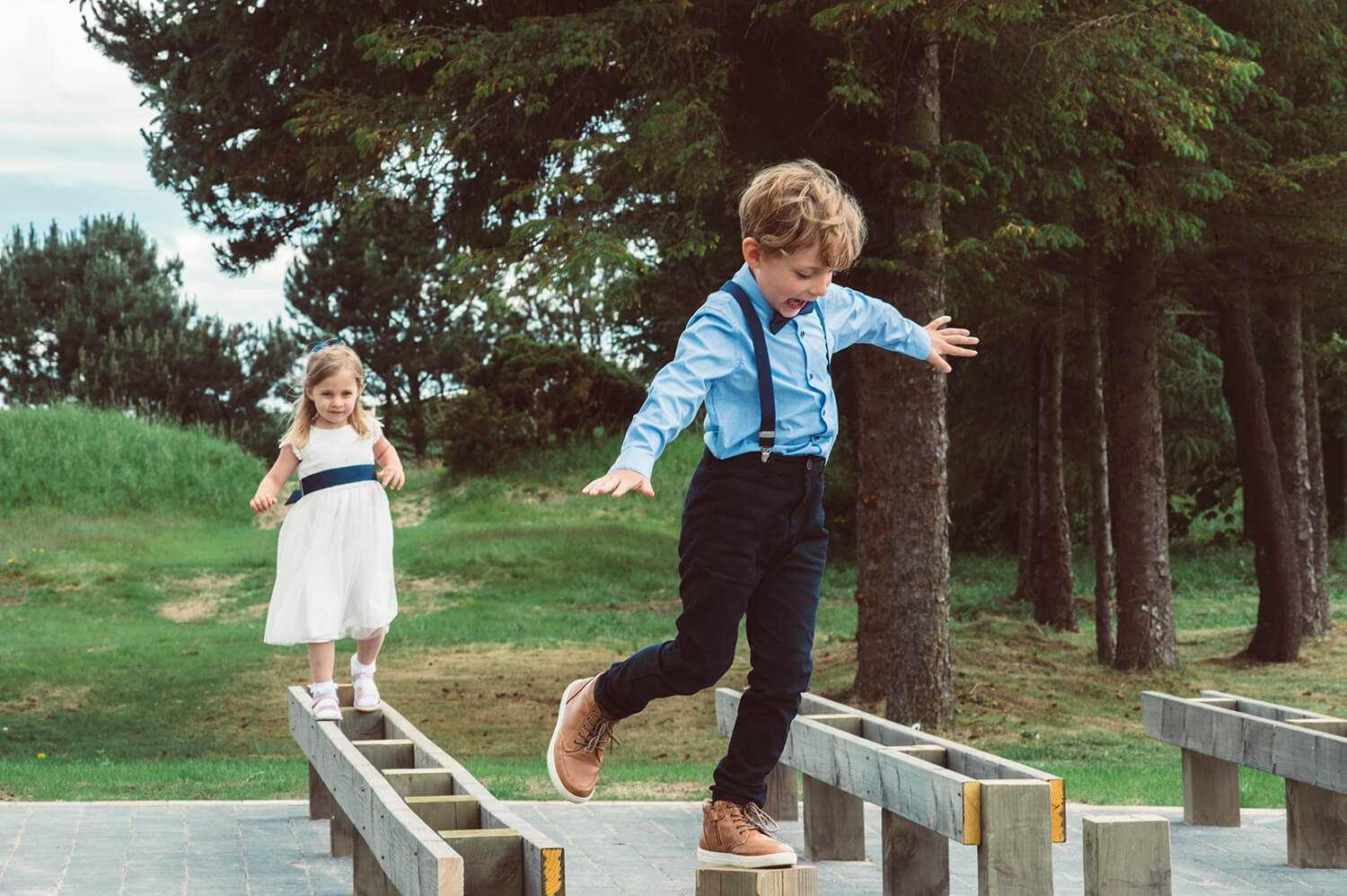 Children playing at wedding by Ayrshire wedding photographer Richard Campbell